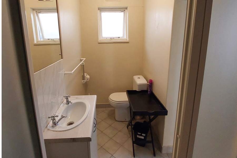 To Let 2 Bedroom Property for Rent in Rondebosch Western Cape